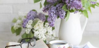 Co pływa na powierzchni herbaty?